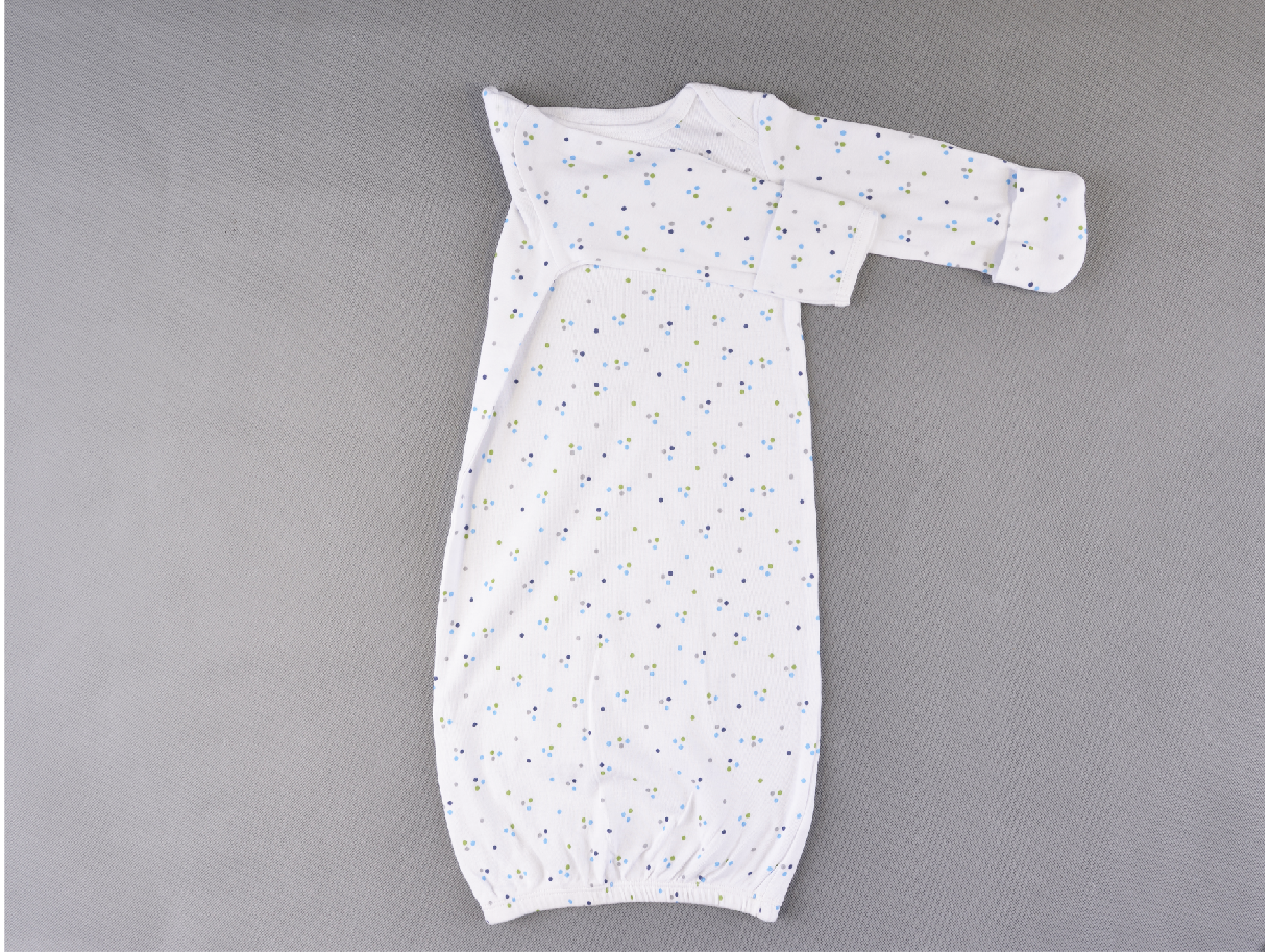 Bavlněná noční košile pro miminko s přetahovacími rukávy