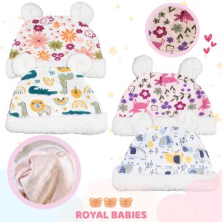 Roztomilé čepičky 💛 Naše prošívaná dětská čepička se dvěma bambulkami zahřeje i ty nejmenší ouška. Měkký materiál, pružný...